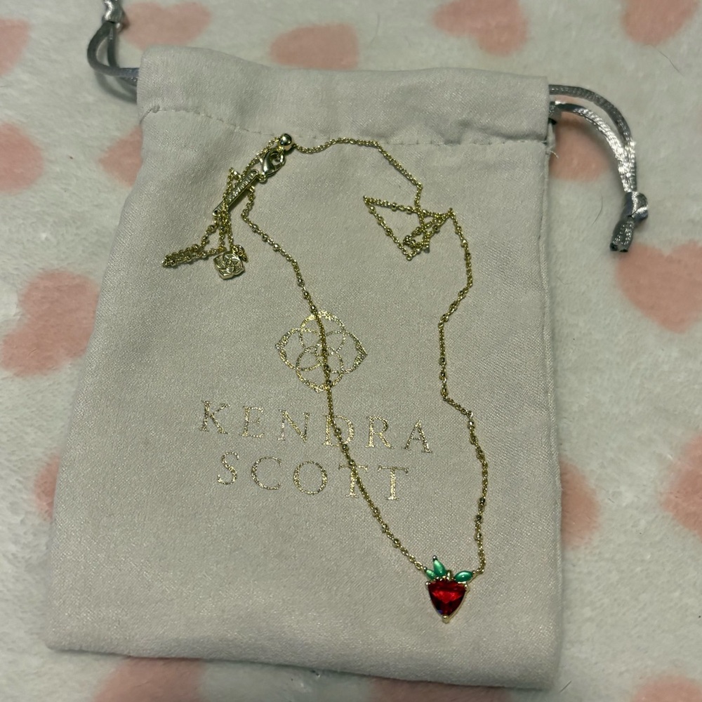 Strawberry Gold Short Pendant Necklace in Dark Pink Crystal